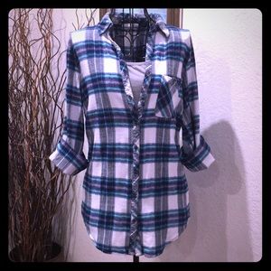 Blue tone plaid button down top
